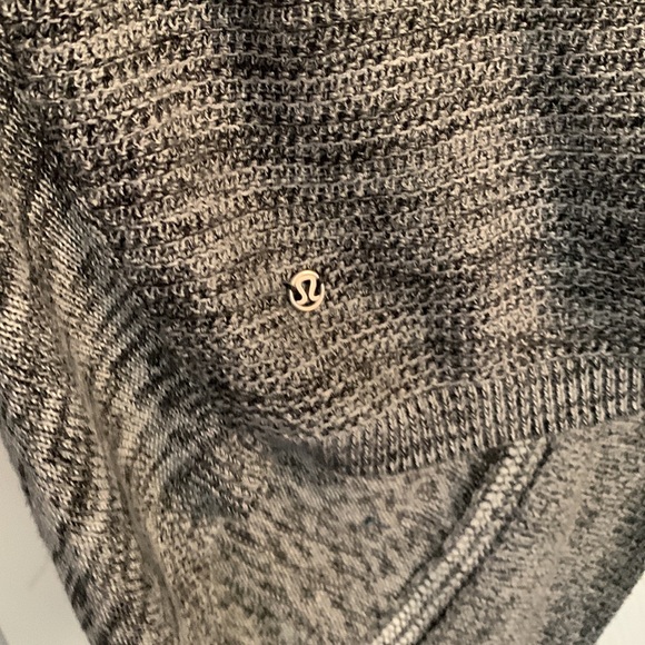 Lululemon knit yoga shawl - Picture 7 of 7